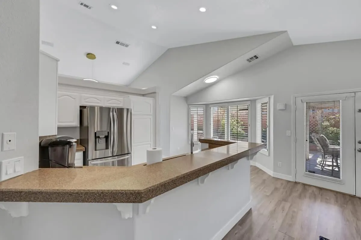 Hébergement de vacances Newly Remodel 4Br With Gameroom And Free Heated Spa Great For Family Las Vegas