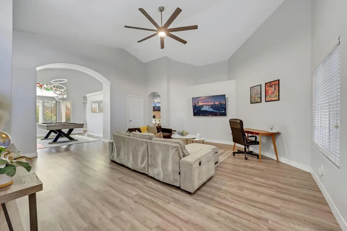 Hébergement de vacances Newly Remodel 4Br With Gameroom And Free Heated Spa Great For Family Las Vegas États-Unis