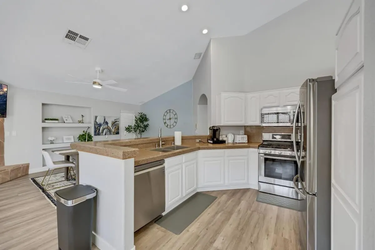 Hébergement de vacances Newly Remodel 4Br With Gameroom And Free Heated Spa Great For Family Las Vegas États-Unis